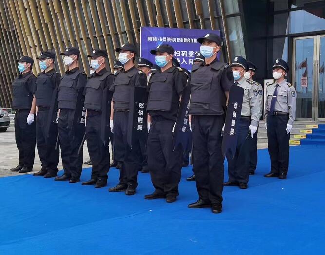 獵鷹為荊門(mén)市·在漢部分高校提供安保安全服務(wù)